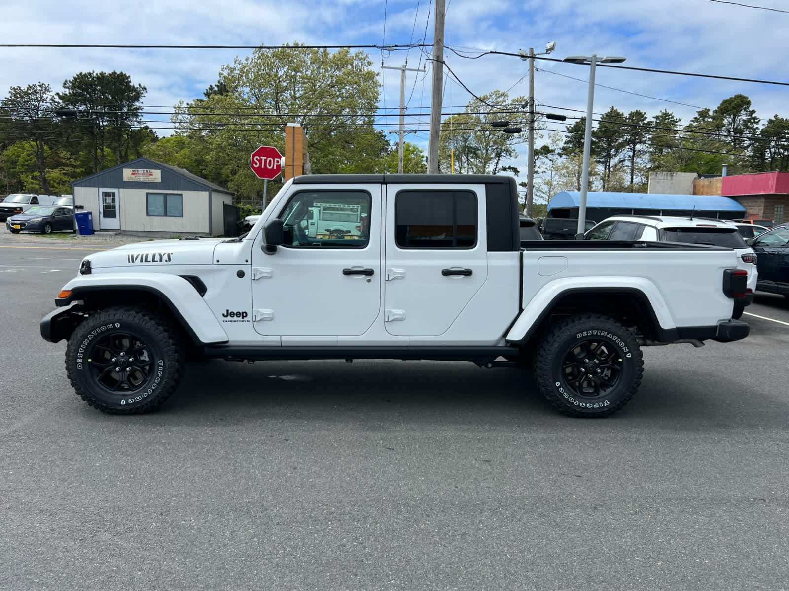 2025 Jeep Gladiator Willys photo 4