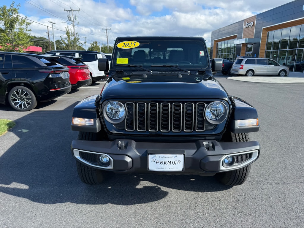 Used 2025 Jeep Gladiator Sport S 4x4 Truck Crew Cab