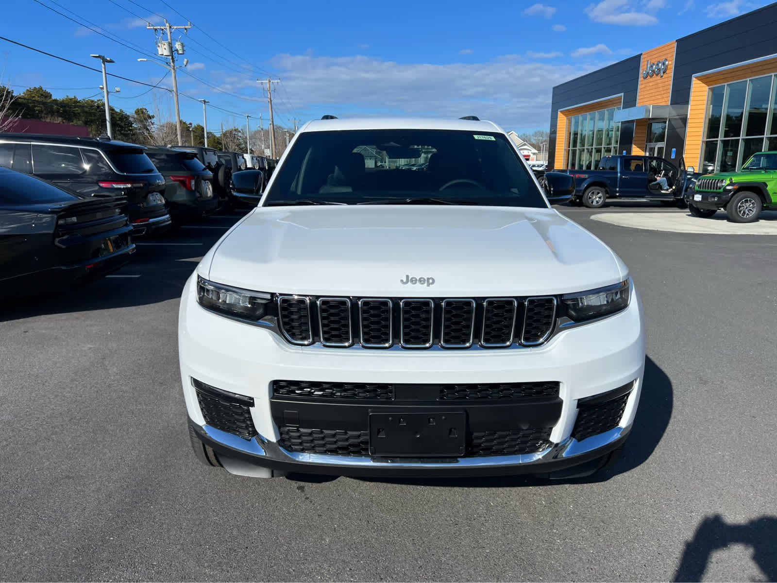 2025 Jeep Grand Cherokee Limited photo 2