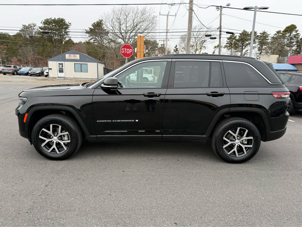Used 2024 Jeep Grand Cherokee Limited SUV