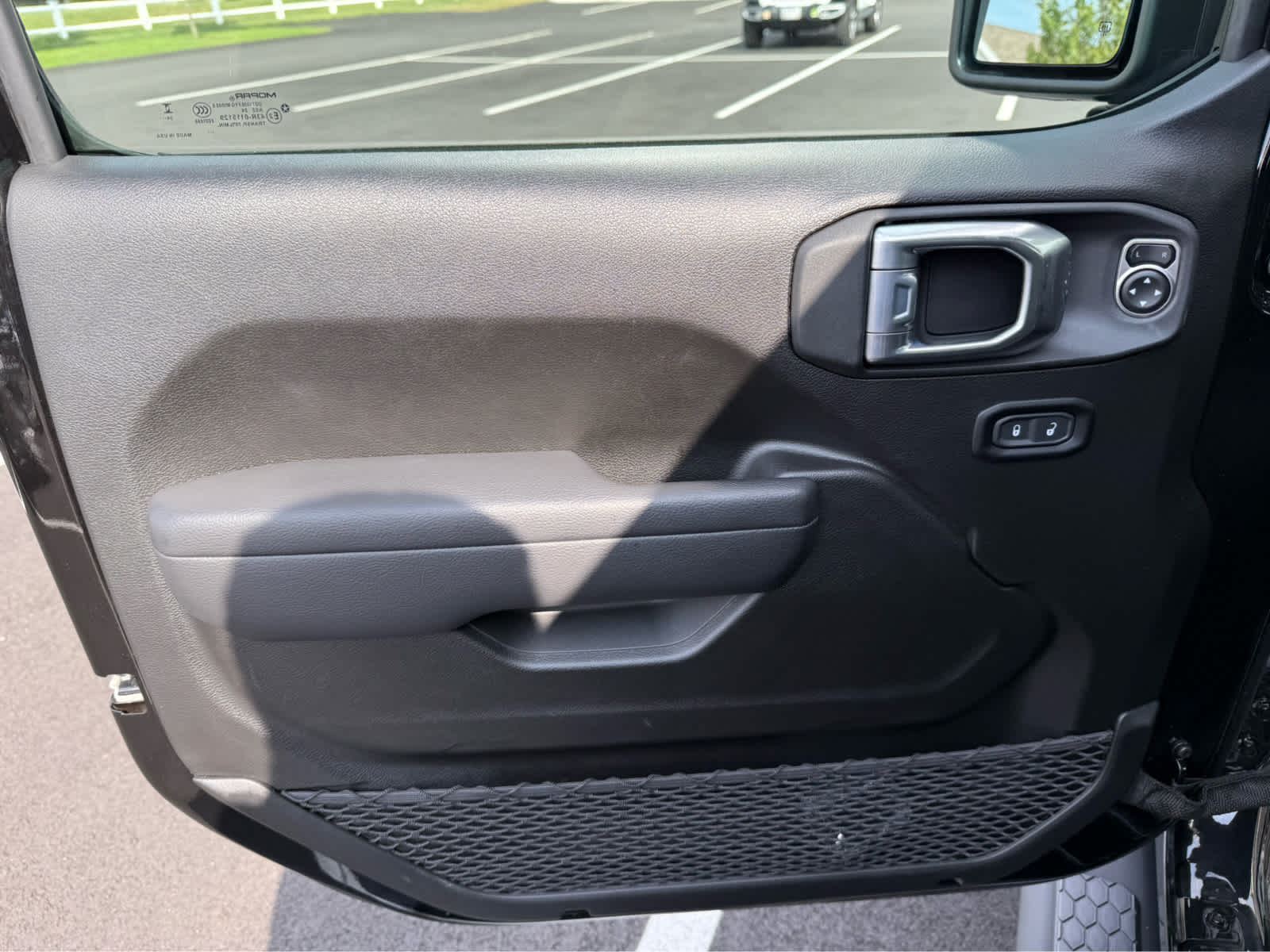 2025 Jeep Wrangler Sport S photo 4