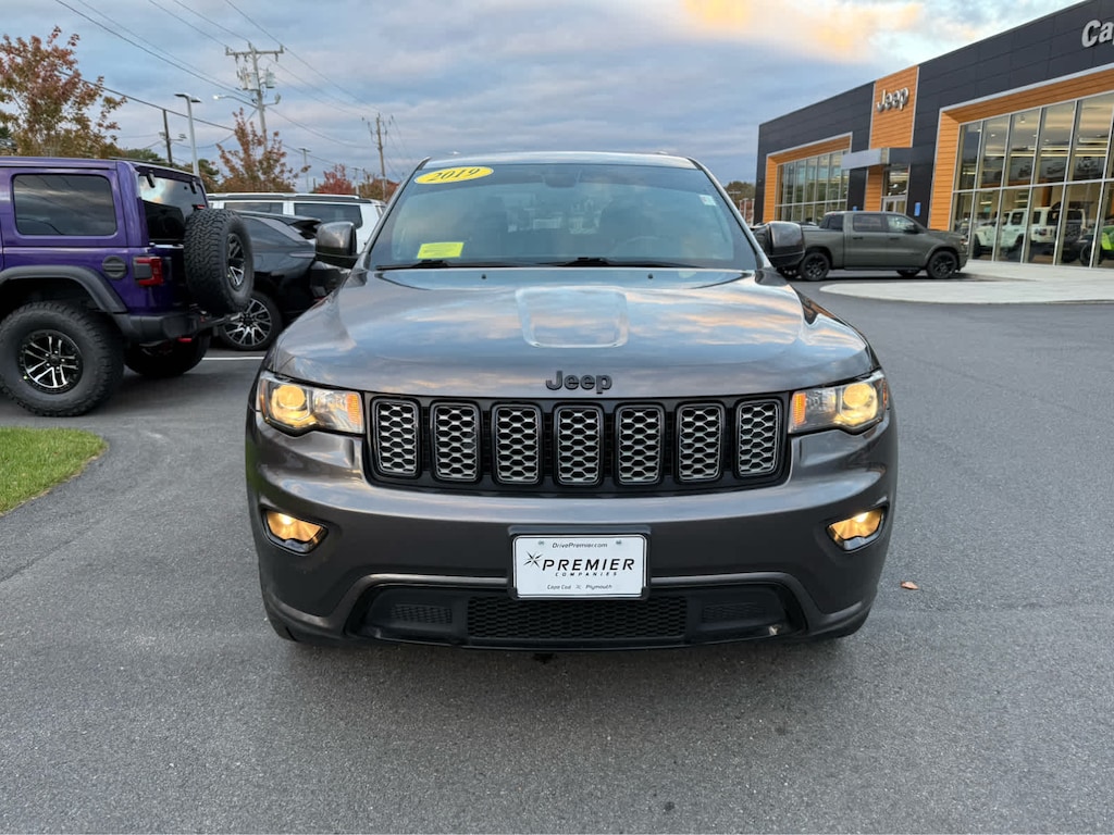 Used 2019 Jeep Grand Cherokee Altitude SUV