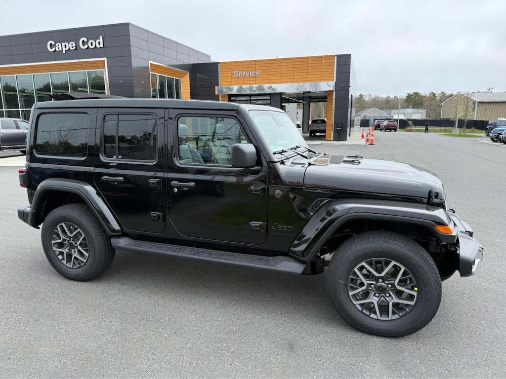 New 2026 Jeep Wrangler 4-DOOR SAHARA Sport Utility