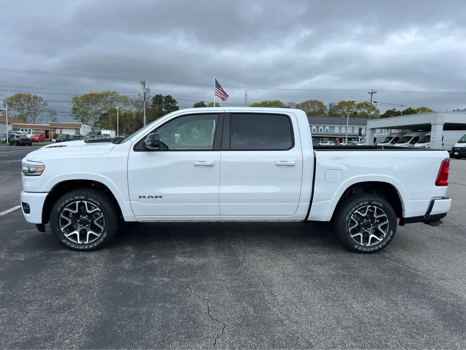 2025 Ram 1500 Laramie photo 4