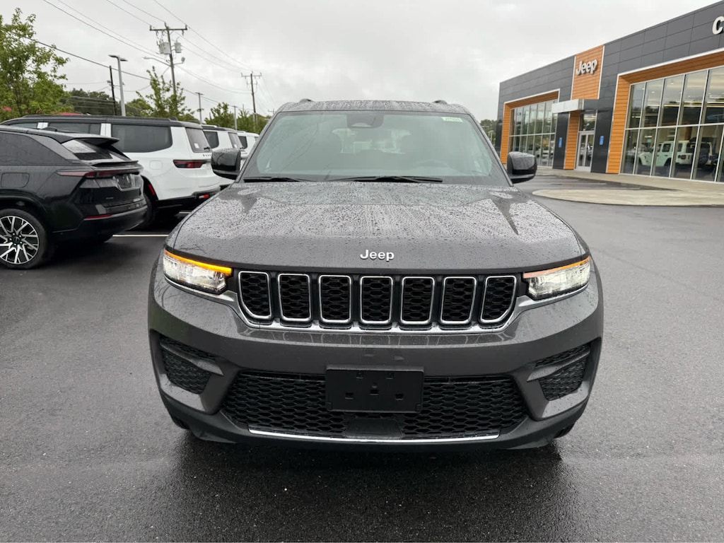 New 2025 Jeep Grand Cherokee LAREDO X 4X4 Sport Utility