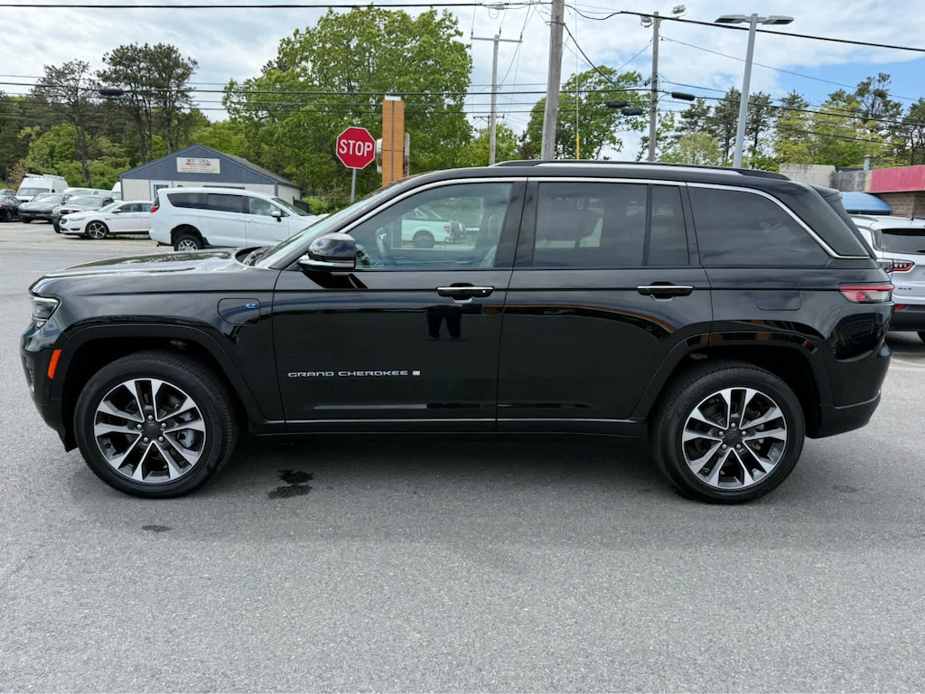 Used 2023 Jeep Grand Cherokee 4xe Overland SUV