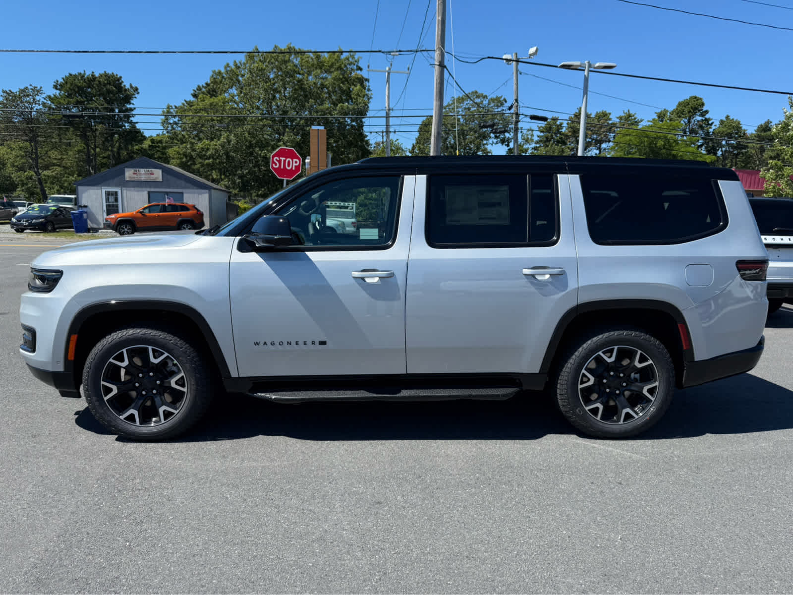 2025 Jeep Wagoneer Overland photo 4