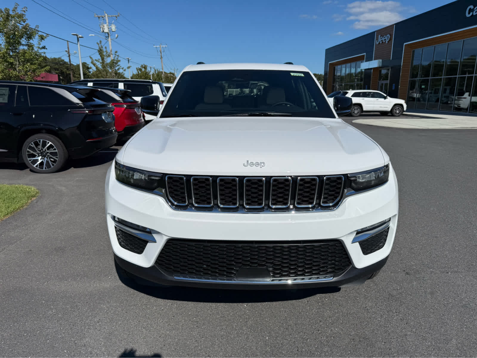 2025 Jeep Grand Cherokee Limited photo 2