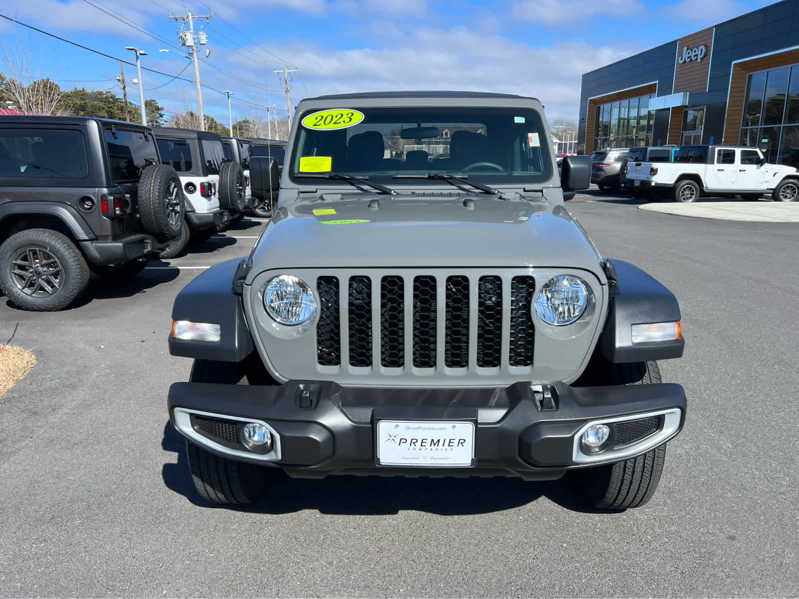 2023 Jeep Gladiator Sport S photo 3