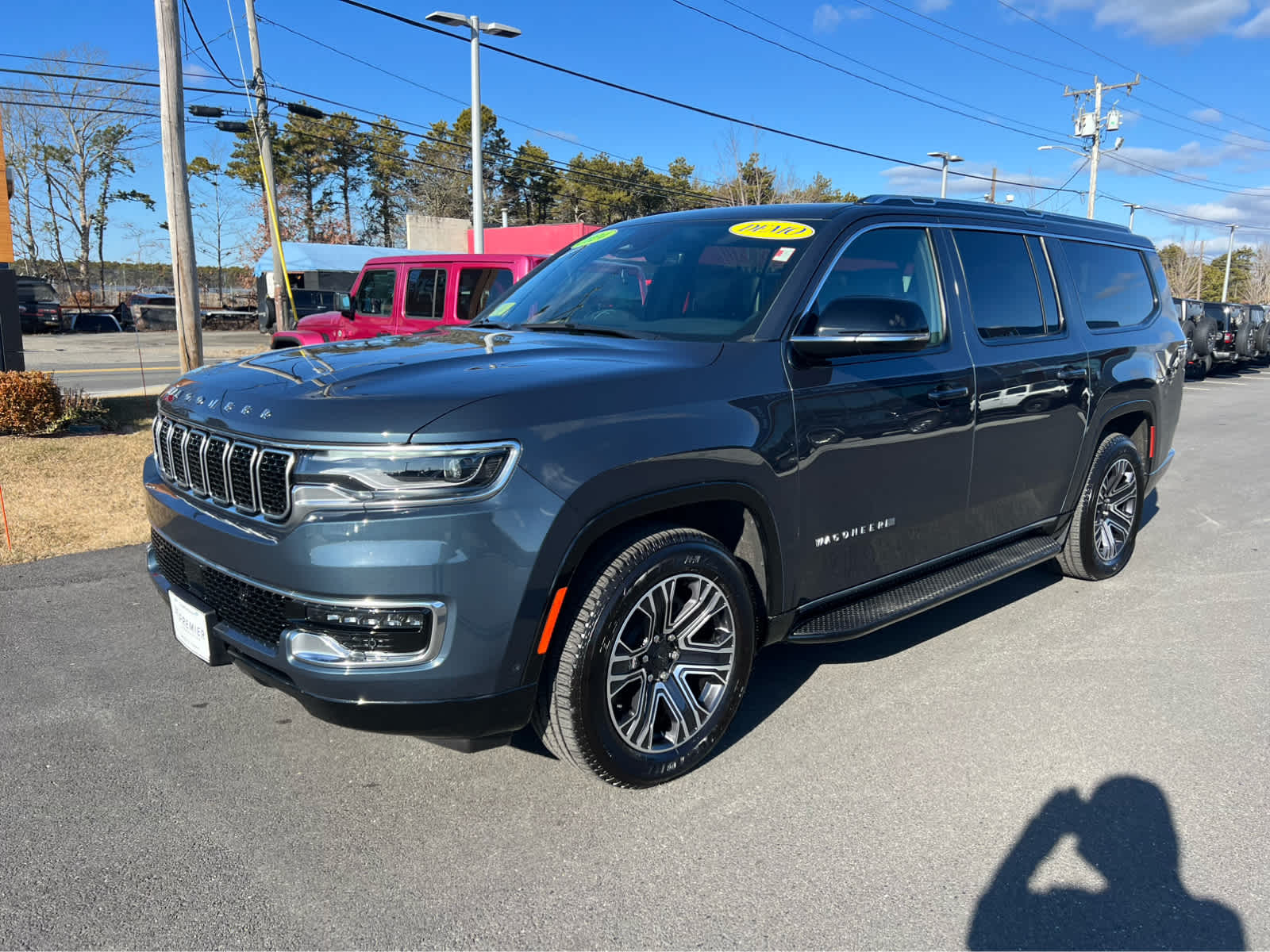 2024 Jeep Wagoneer L photo 3