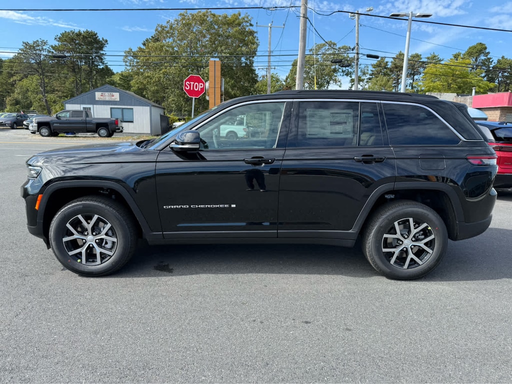 New 2025 Jeep Grand Cherokee LIMITED 4X4 Sport Utility