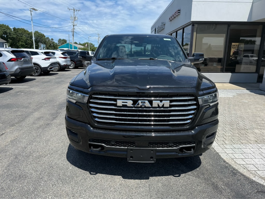 New 2026 Ram 1500 LARAMIE CREW CAB 4X4 5'7 BOX Pickup
