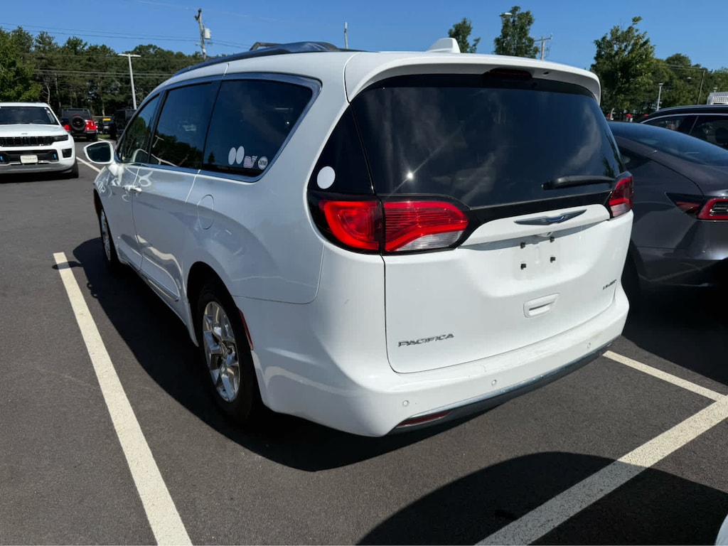 Used 2018 Chrysler Pacifica Limited Van