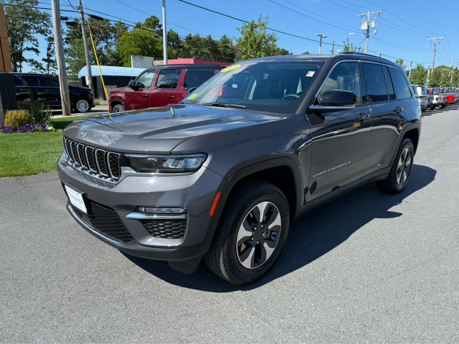 2023 Jeep Cherokee 4xe photo 2