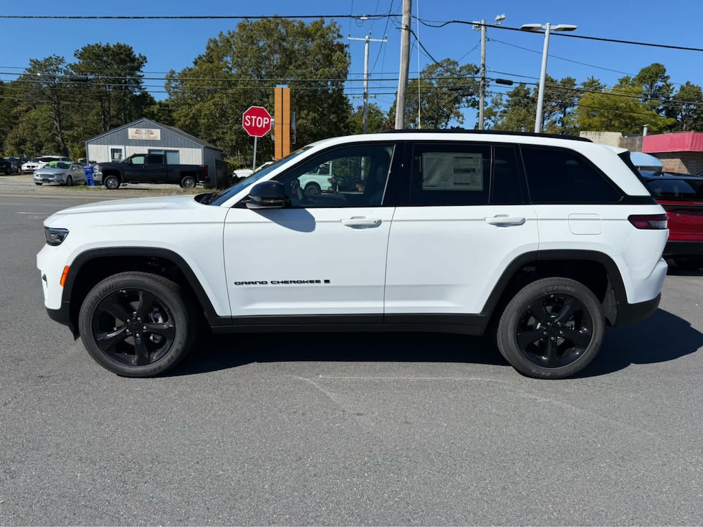 New 2025 Jeep Grand Cherokee ALTITUDE X 4X4 Sport Utility