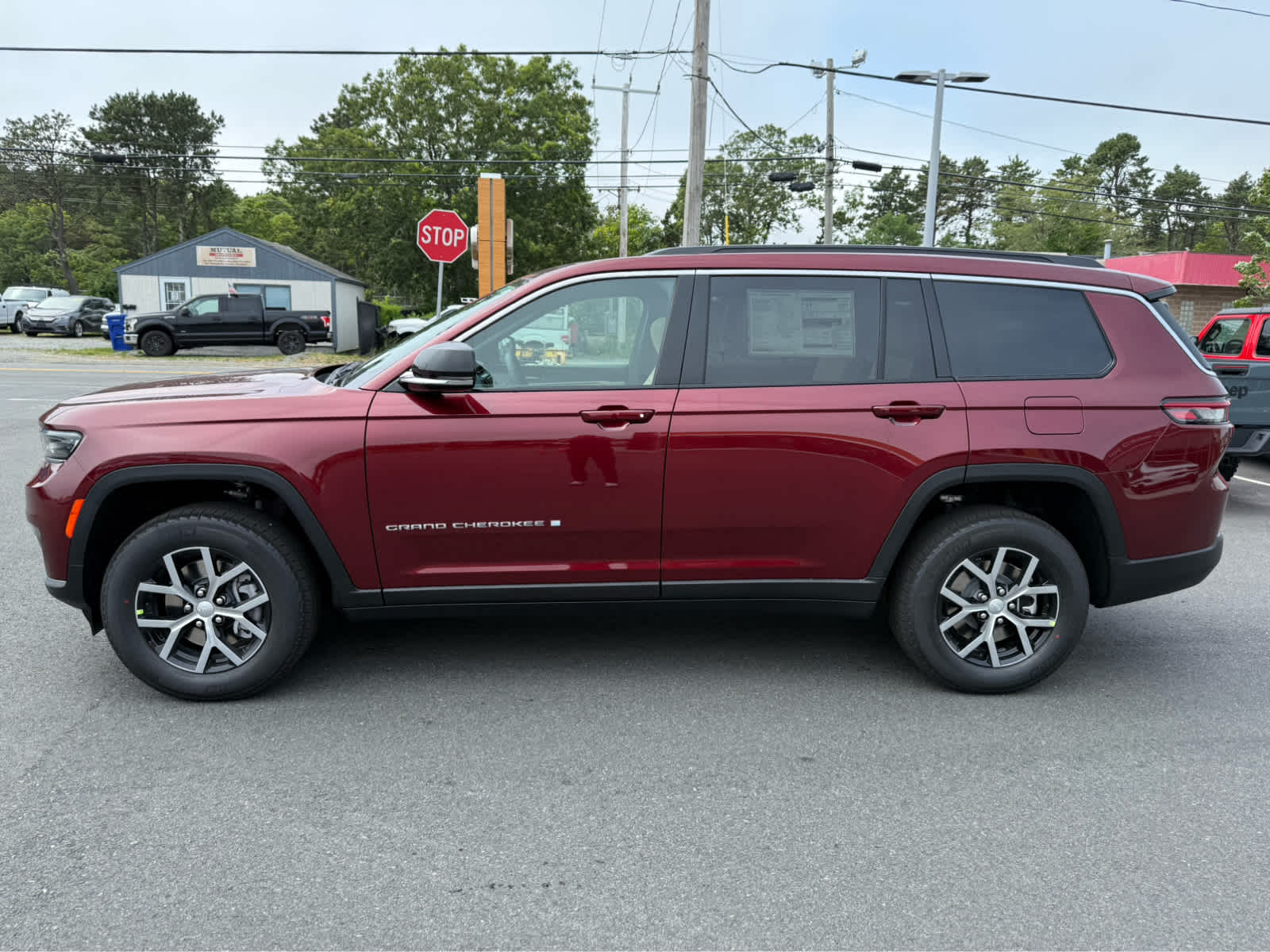 2025 Jeep Grand Cherokee Limited photo 4