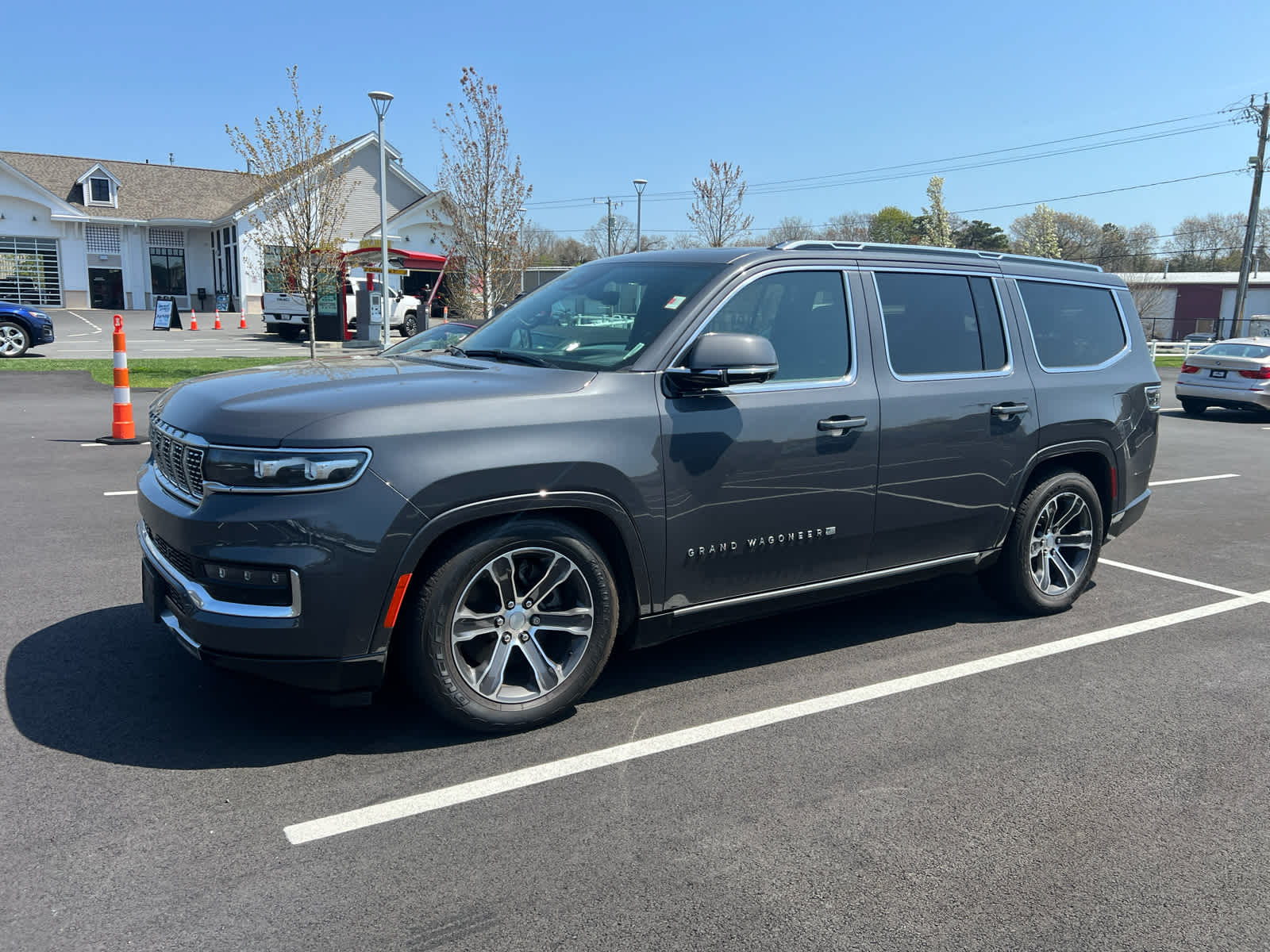 2022 Jeep Grand Wagoneer I photo 3