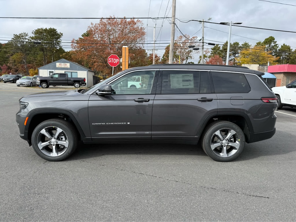 New 2025 Jeep Grand Cherokee L LIMITED 4X4 Sport Utility