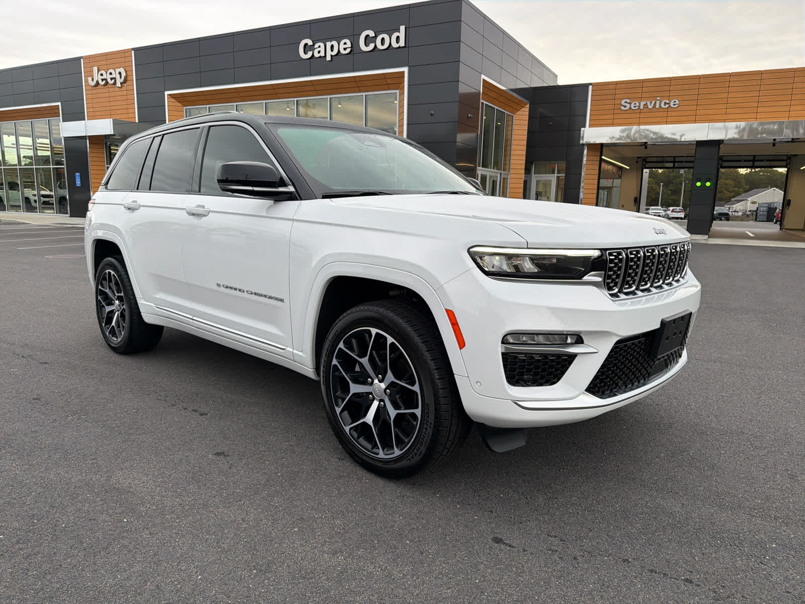 2025 Jeep Grand Cherokee Summit Reserve photo 2