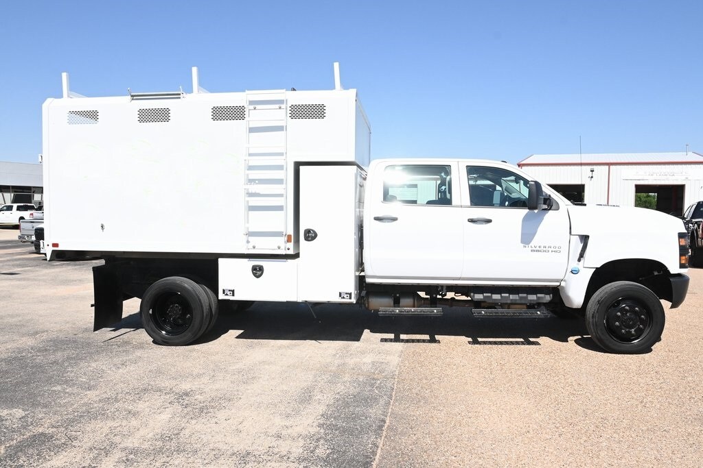 2023 Chevrolet Silverado 5500HD Work Truck photo 4