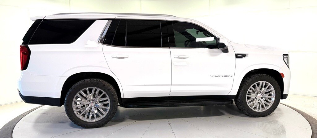 2023 Gmc Yukon SLE photo 2