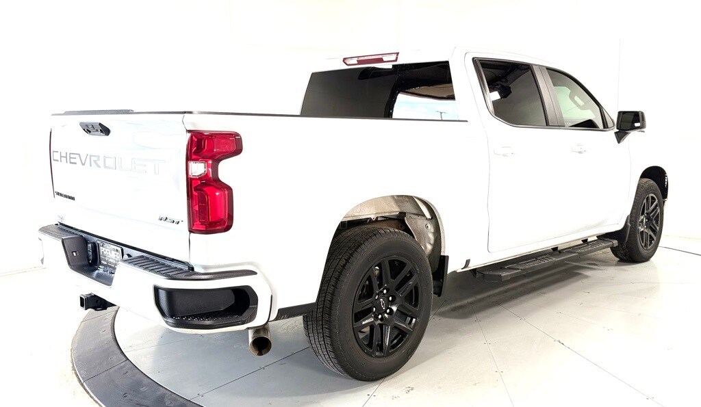 2023 Chevrolet Silverado 1500 RST photo 2