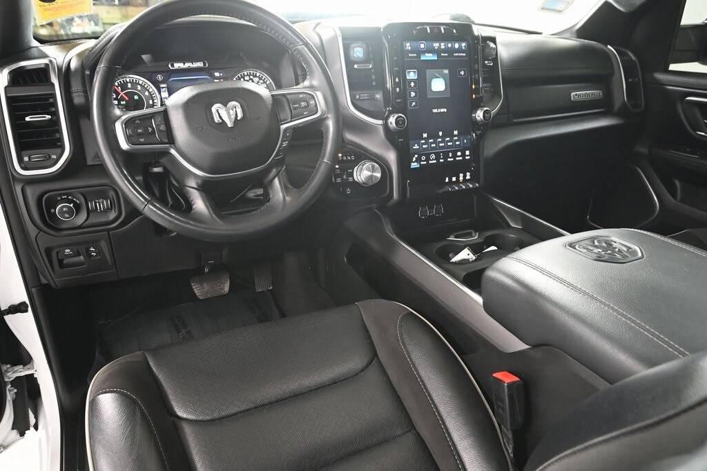 2023 Ram 1500 Laramie photo 3