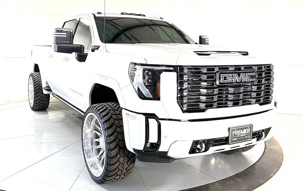 2025 Gmc Sierra 2500 HD Denali Ultimate photo 3