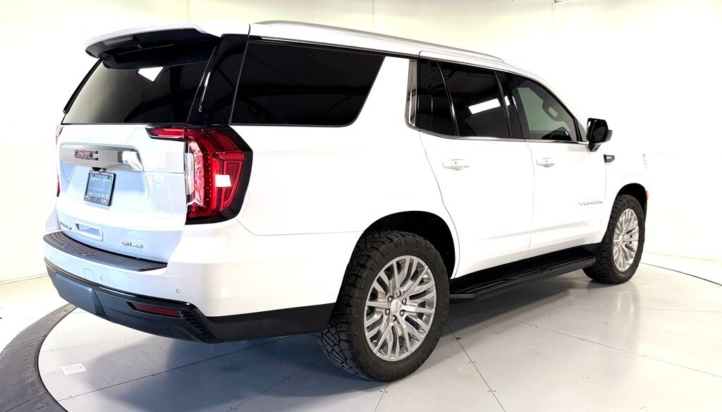 2023 Gmc Yukon SLE photo 3