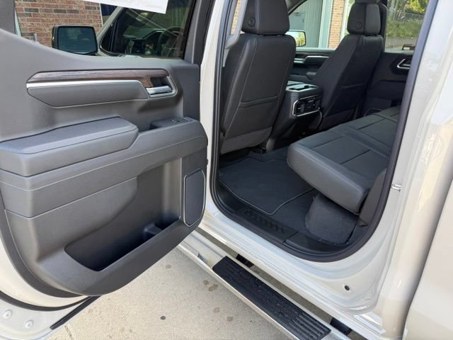 2026 GMC Sierra 1500 SLT - Photo 15
