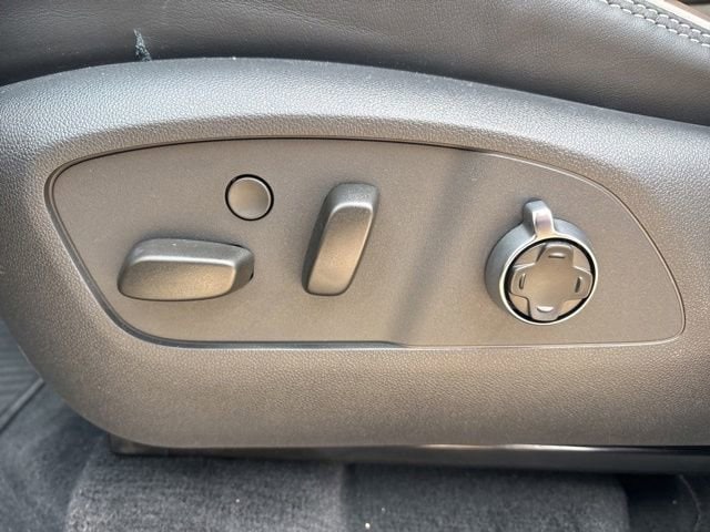 2026 GMC Acadia Denali Ultimate - Photo 15