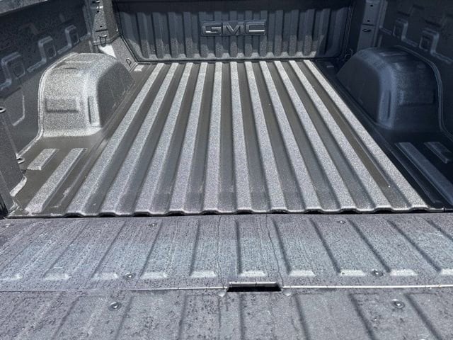 2026 GMC Sierra 1500 SLT - Photo 4
