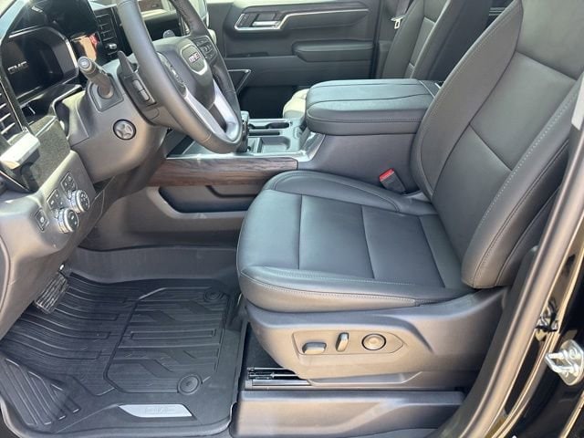 2026 GMC Sierra 1500 SLT - Photo 12