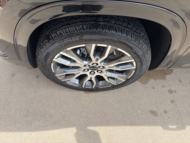2026 GMC Acadia Denali Ultimate - Photo 11