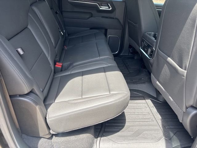 2026 GMC Sierra 1500 SLT - Photo 18