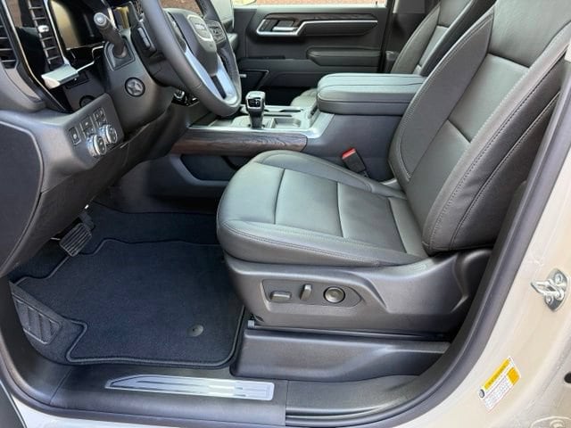 2026 GMC Sierra 1500 SLT - Photo 12