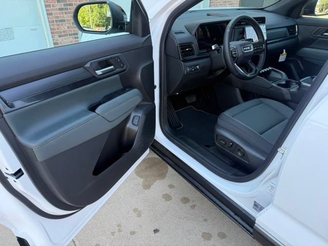2026 GMC Terrain AT4 - Photo 13
