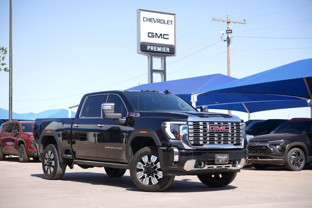 2024 GMC Sierra Denali 4WD Crew Cab Standard Box's photo