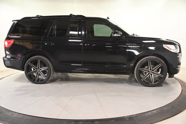 2020 Lincoln Navigator Black Label photo 2