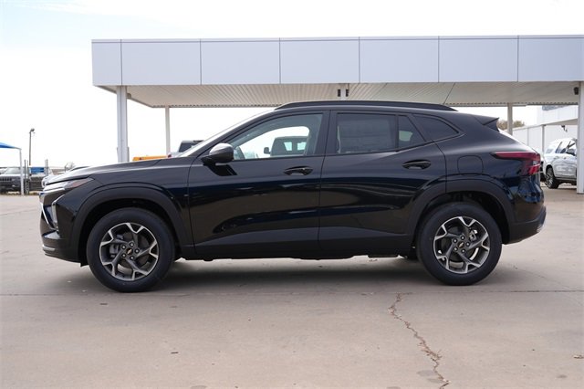 2026 Chevrolet Trax LT photo 3