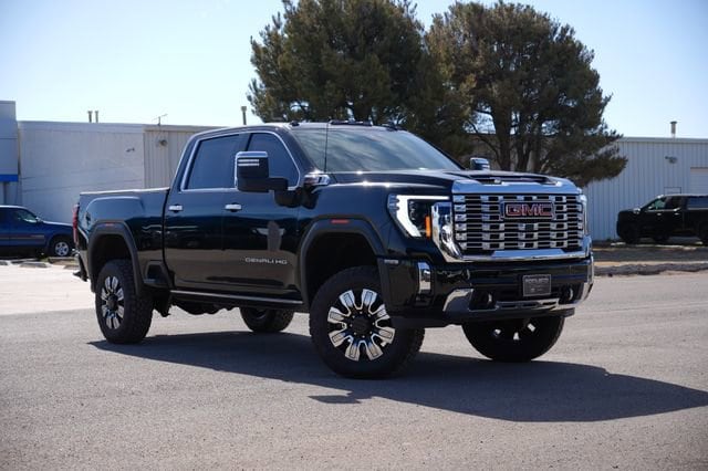 2024 GMC Sierra Denali 4WD Crew Cab Standard Box's photo
