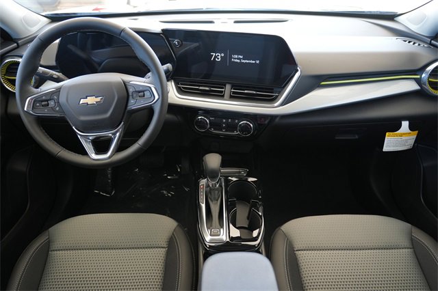 2026 Chevrolet Trax LT photo 2