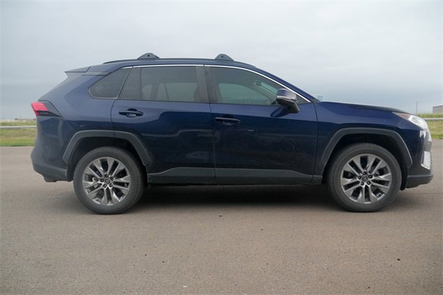 2020 Toyota RAV4 XLE Premium photo 2