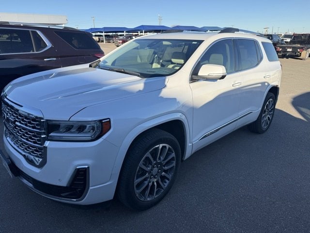 2022 GMC Acadia Denali's photo