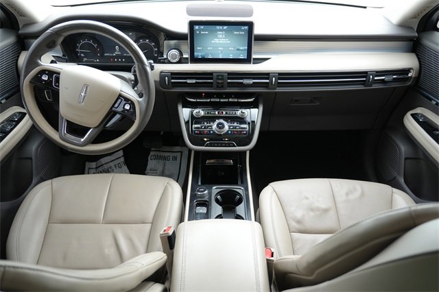 2022 Lincoln Corsair Standard photo 2