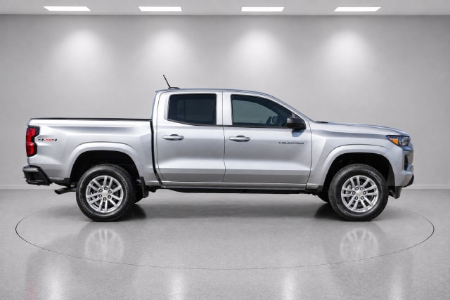 2026 Chevrolet Colorado LT - Photo 2