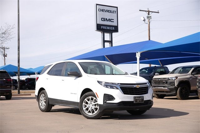 2024 Chevrolet Equinox LS's photo