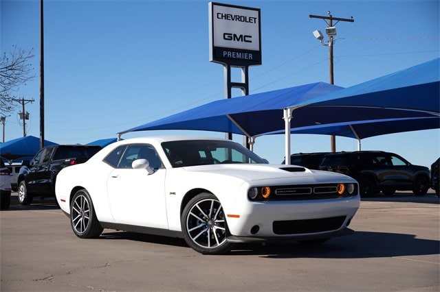 2023 Dodge Challenger R/T's photo