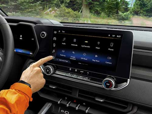 2024 Chevy Colorado interior
