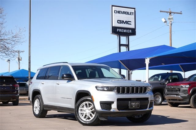 2023 Jeep Grand Cherokee L Laredo's photo
